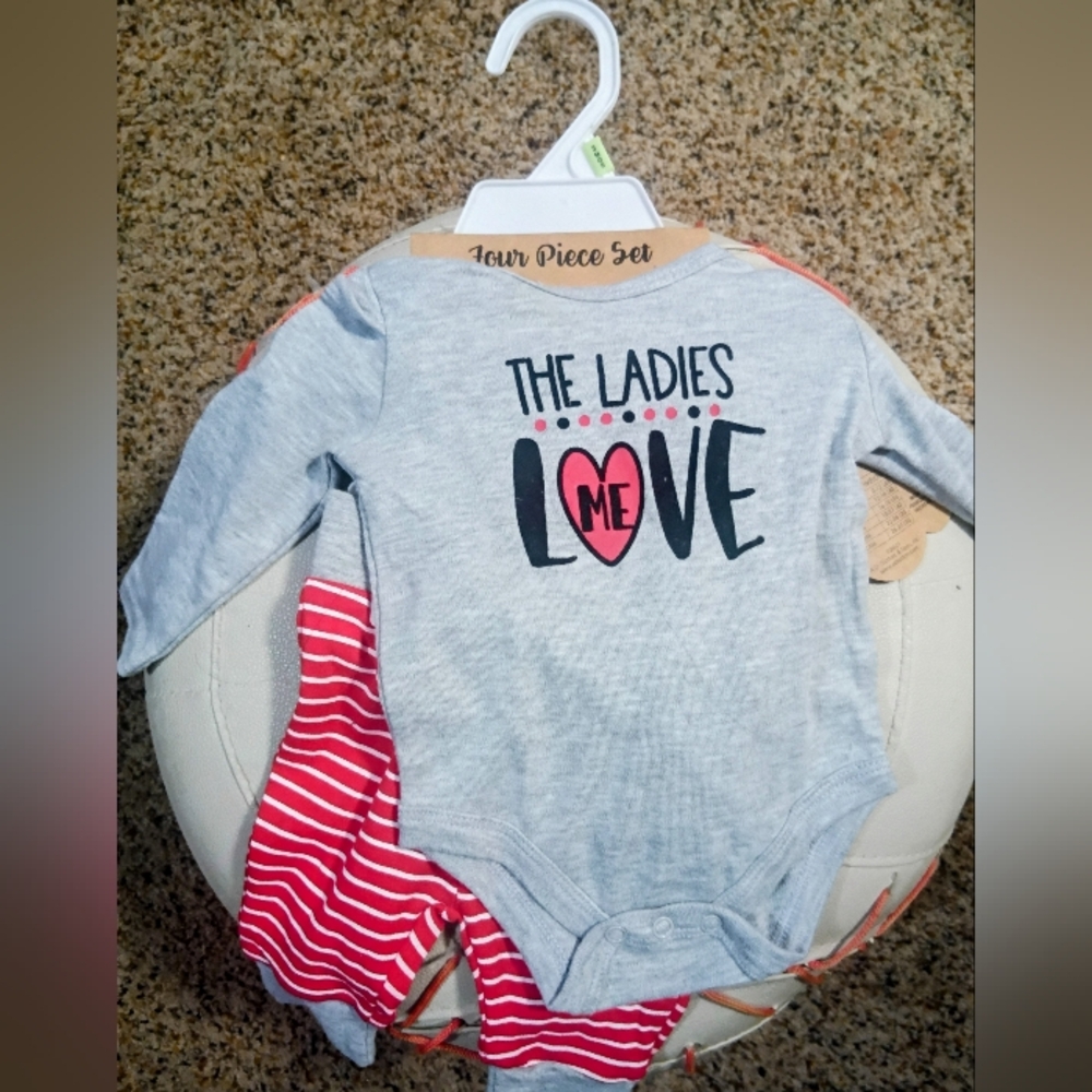 The Ladies Love Me Set (3mos)